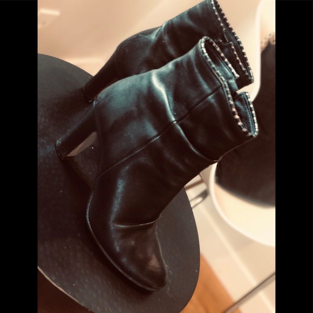 Italian made, leather ankle boot.